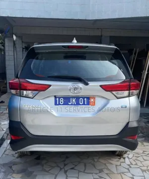 Toyota Rush 1.5 AWD 2018 Gris