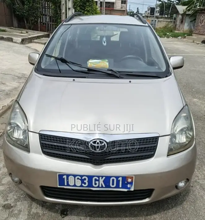 Toyota Verso 1.6 2010 Beige
