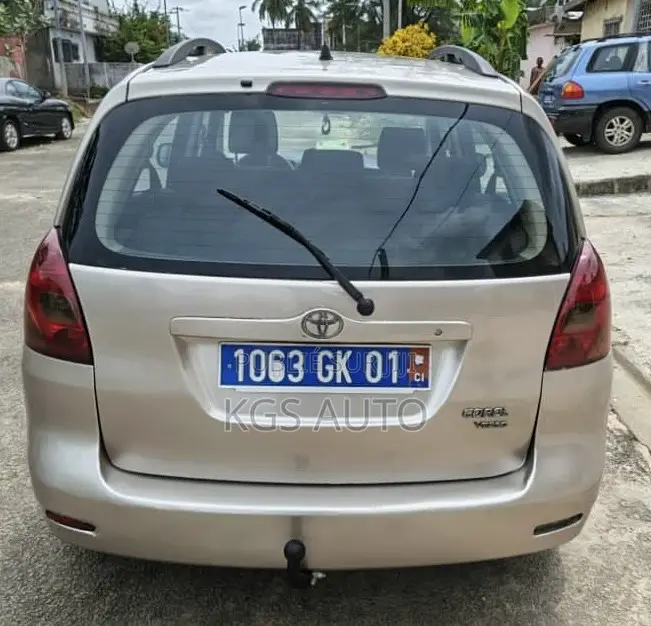 Toyota Verso 1.6 2010 Beige