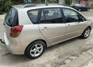 Toyota Verso 1.6 2010 Beige