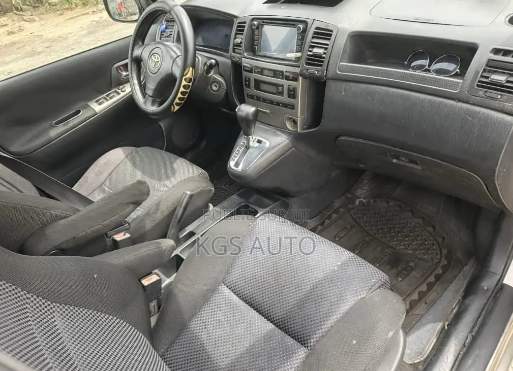 Toyota Verso 1.6 2010 Beige