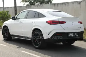 Photo - Mercedes-Benz GLE-Class AMG GLE 63 S 4MATIC 2022 Blanc