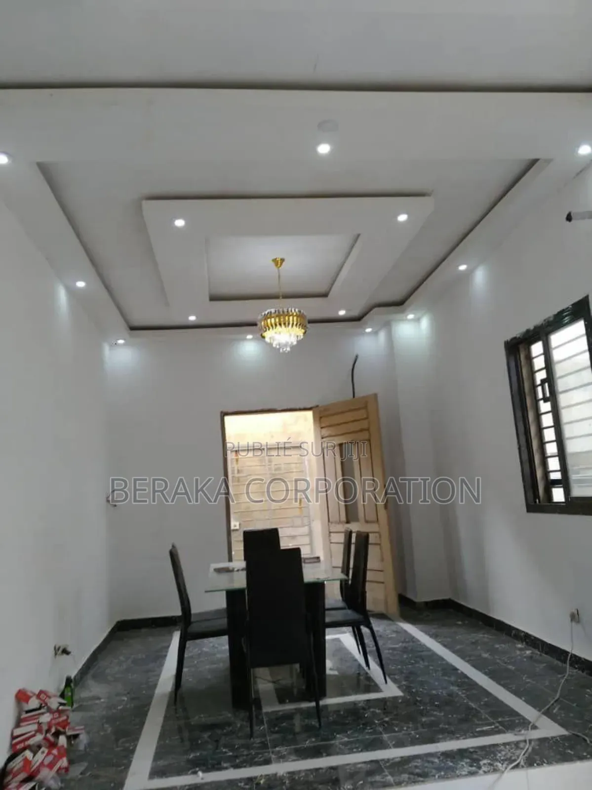 7chbre Duplex dans Beraka Corporation, Cocody à Louer