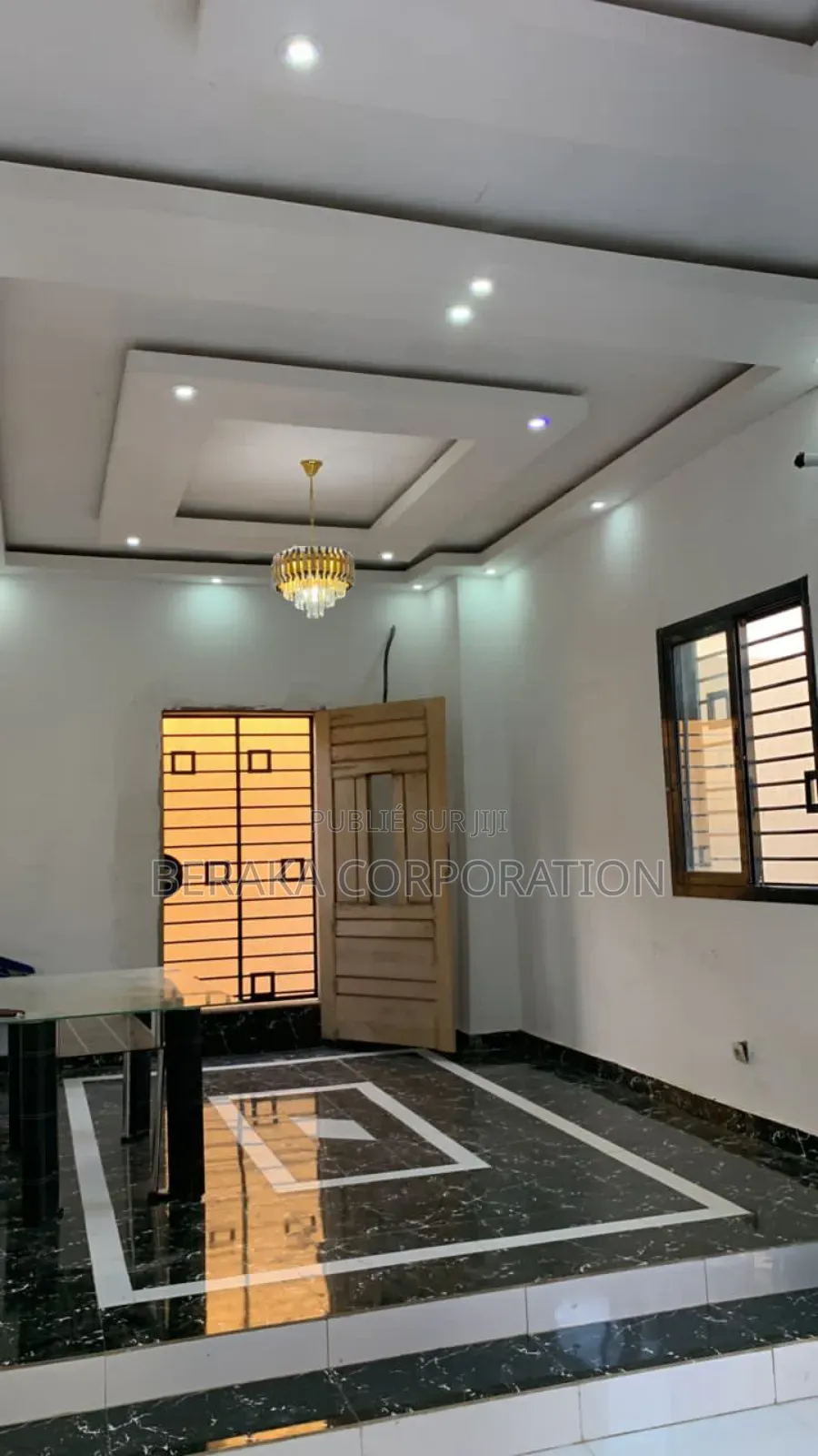 7chbre Duplex dans Beraka Corporation, Cocody à Louer