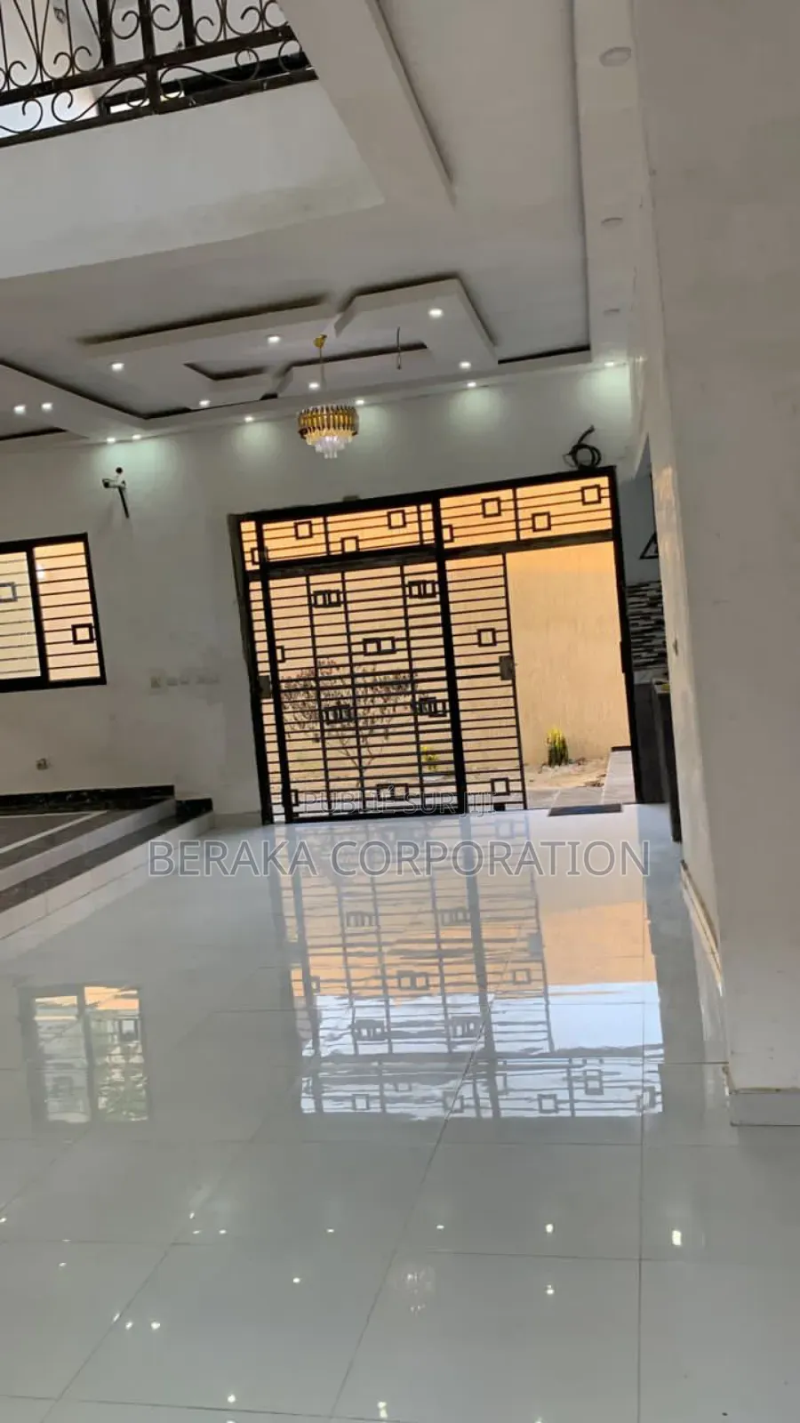 7chbre Duplex dans Beraka Corporation, Cocody à Louer