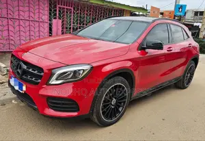 Photo - Mercedes-Benz GLA 250 2019 Rouge