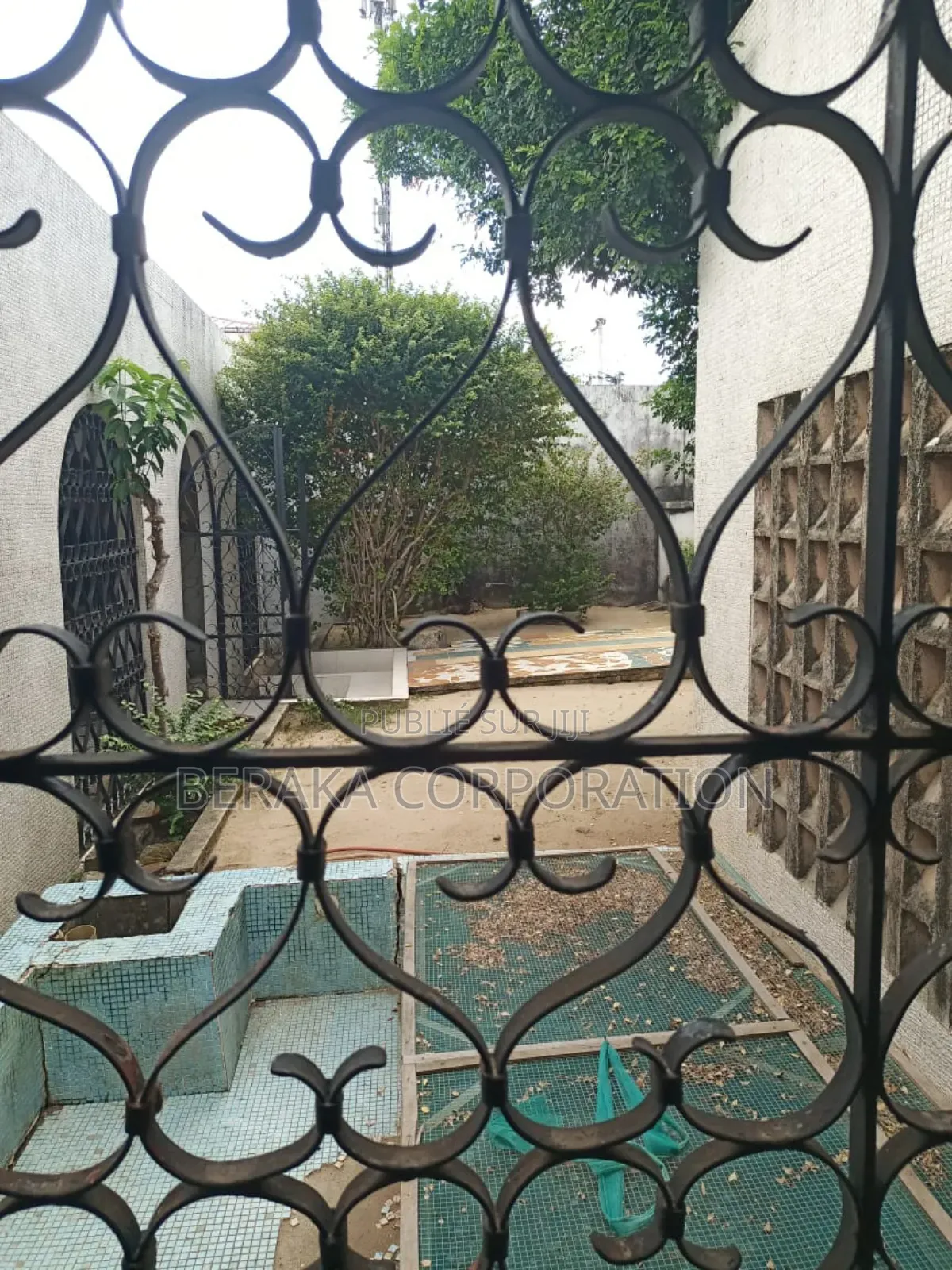 3chbre Maison dans Beraka Corporation, Cocody à Vendre