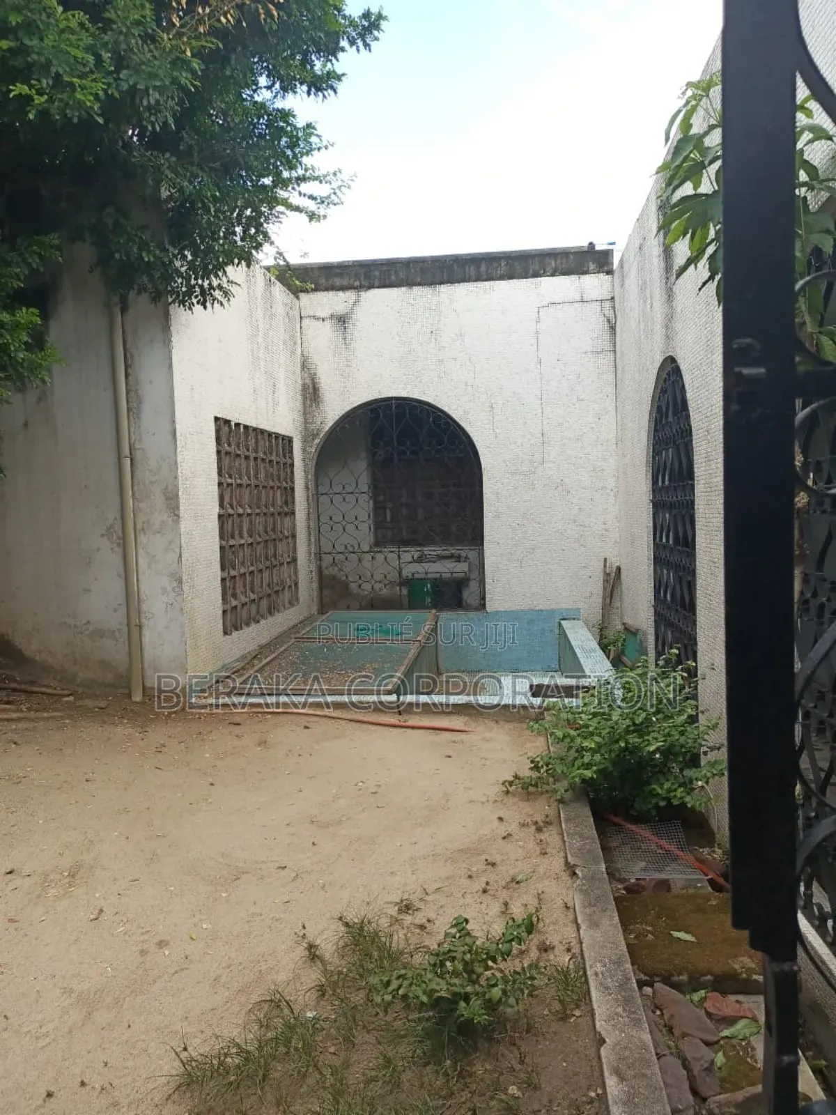 3chbre Maison dans Beraka Corporation, Cocody à Vendre