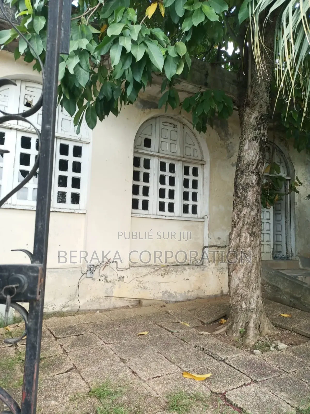 3chbre Maison dans Beraka Corporation, Cocody à Vendre