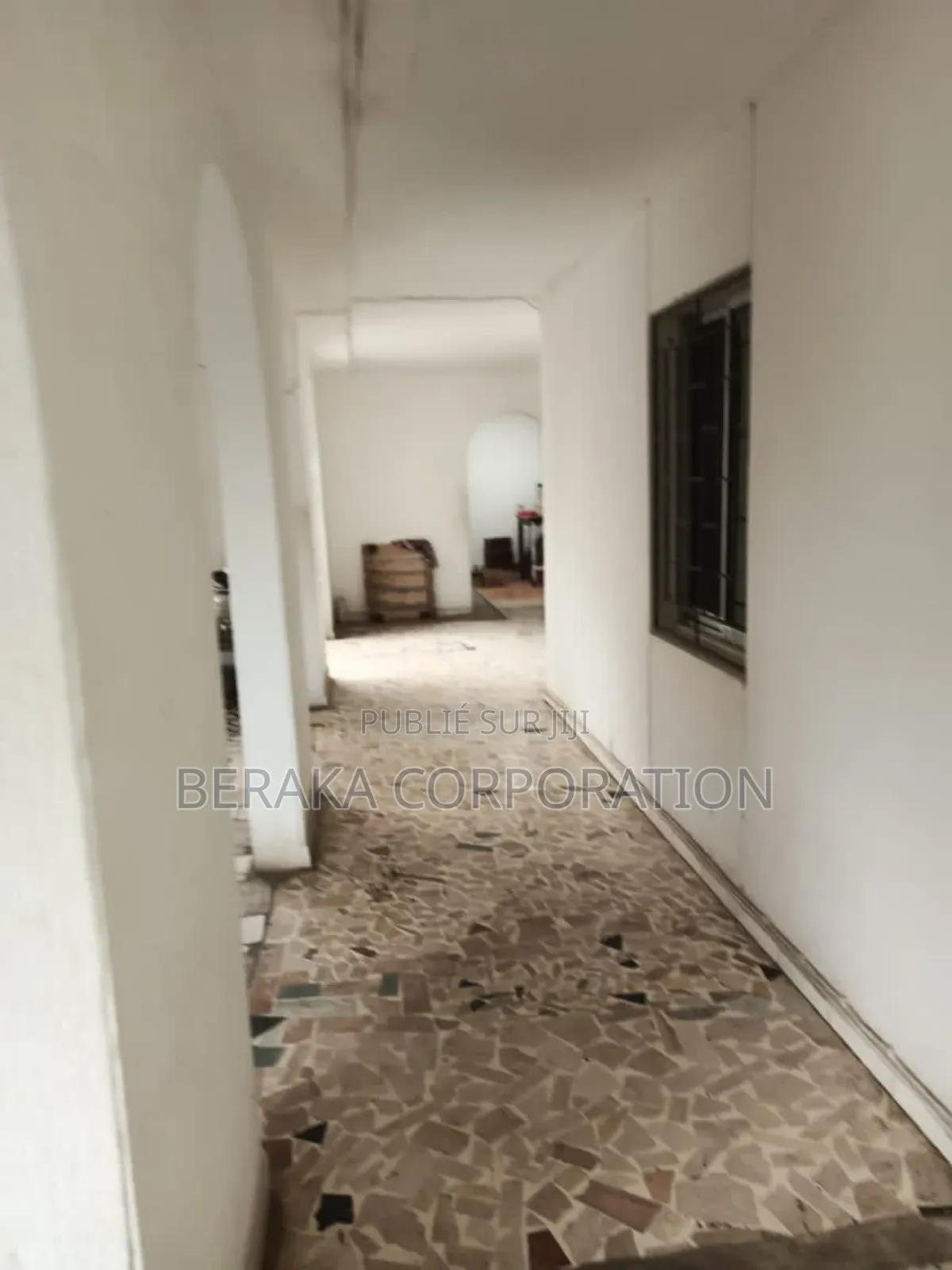 3chbre Maison dans Beraka Corporation, Cocody à Vendre