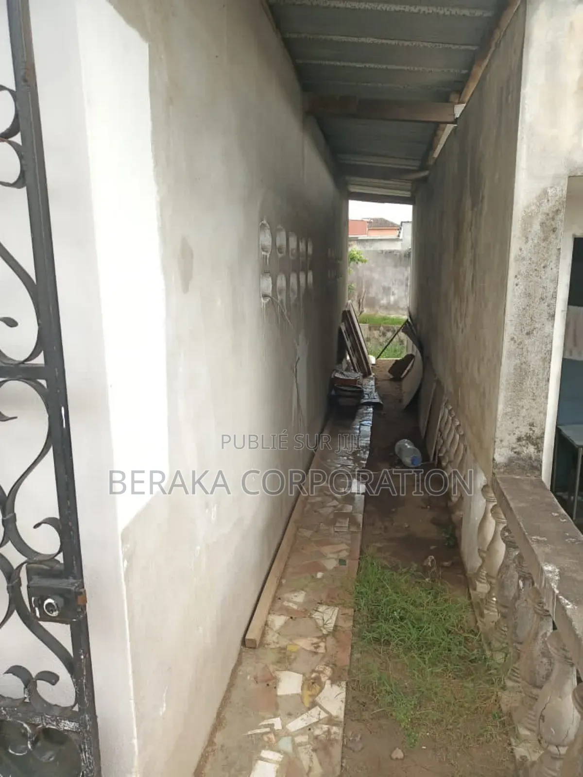 3chbre Maison dans Beraka Corporation, Cocody à Vendre