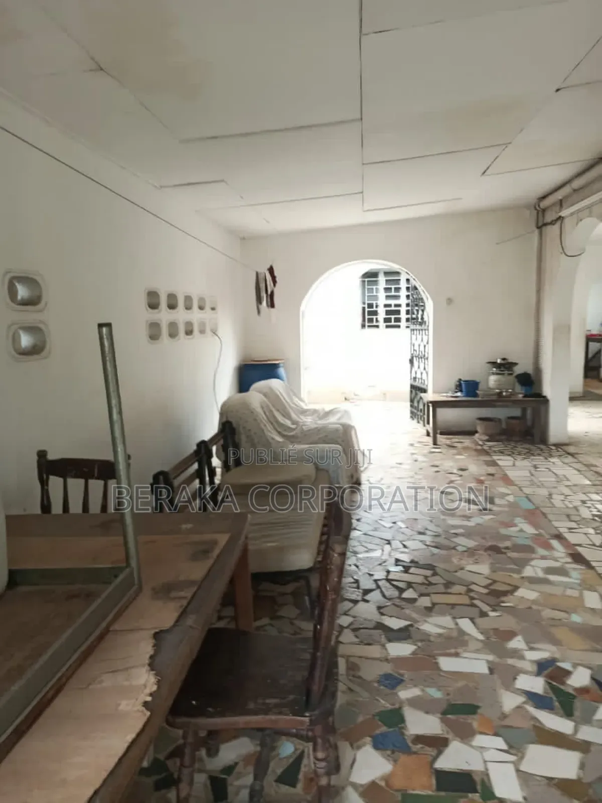 3chbre Maison dans Beraka Corporation, Cocody à Vendre