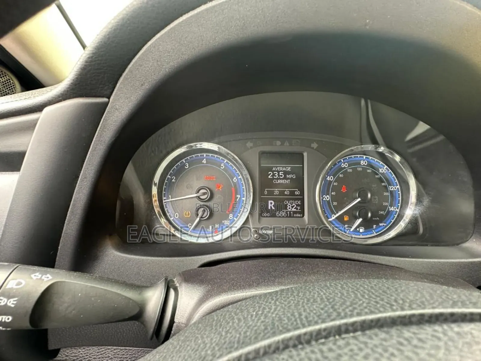 Toyota Corolla LE (1.8L 4cyl 2A) 2019 Gris