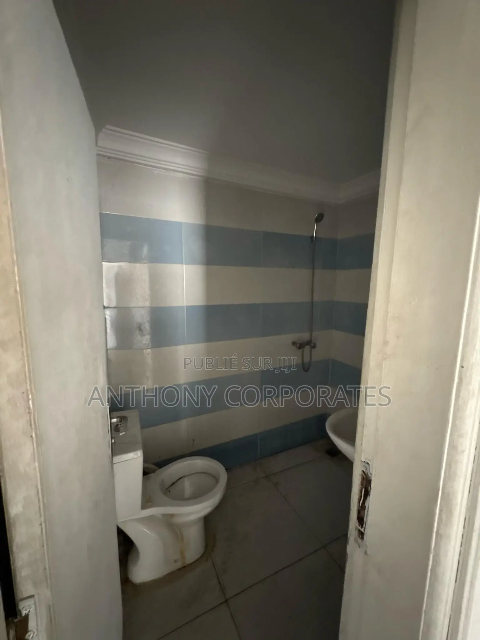 11chbre Villa dans Anthony, Cocody à Louer