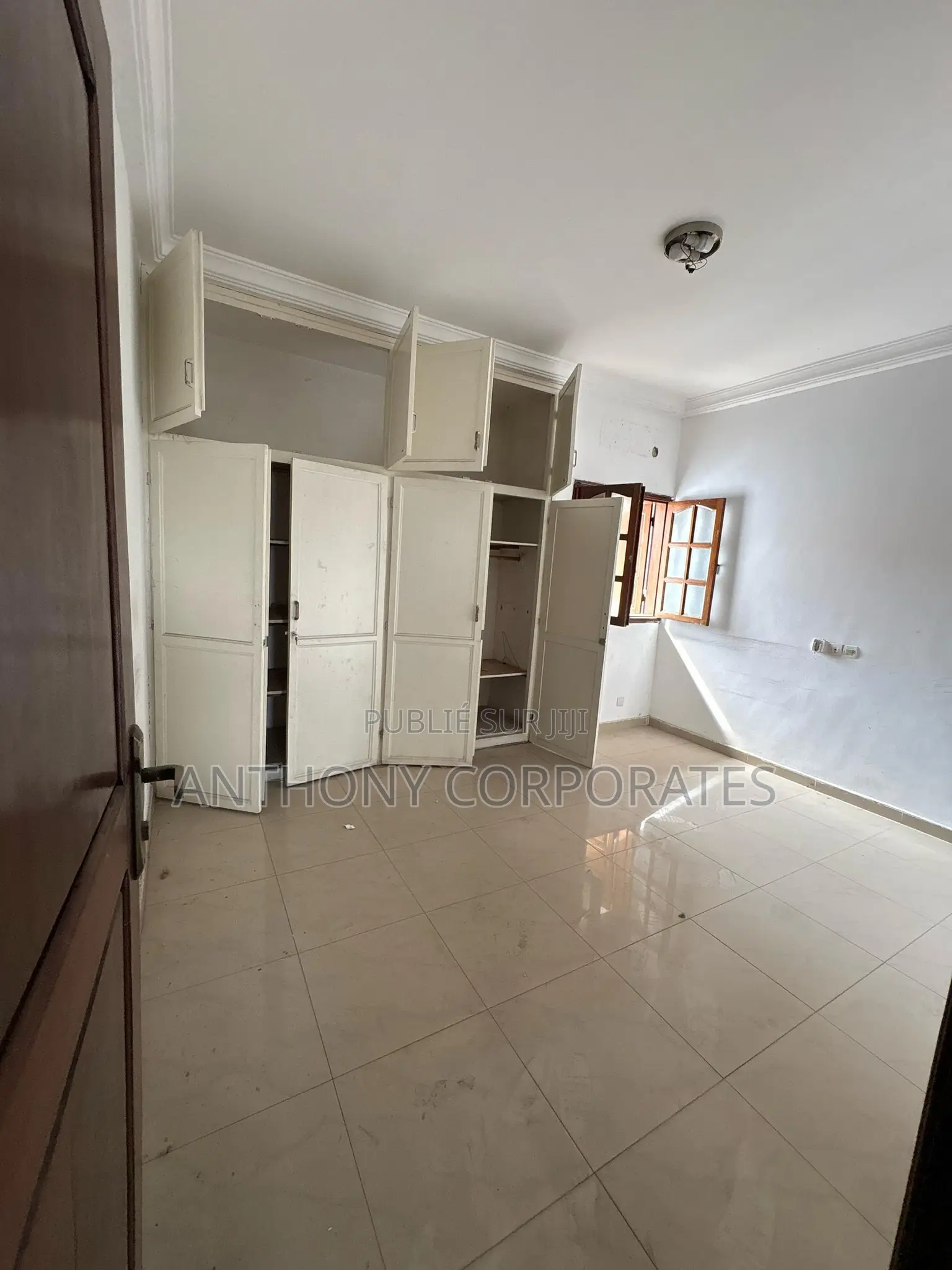 11chbre Villa dans Anthony, Cocody à Louer