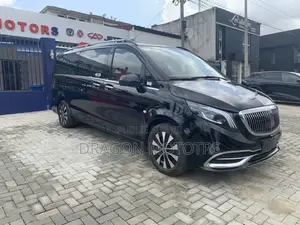 Photo - New Mercedes-Benz Vito 2022 Noir