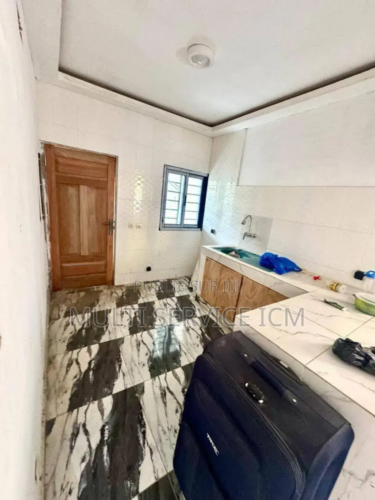 Furnished 8chbre Duplex dans Ismael Coulibaly, Cocody à Vendre