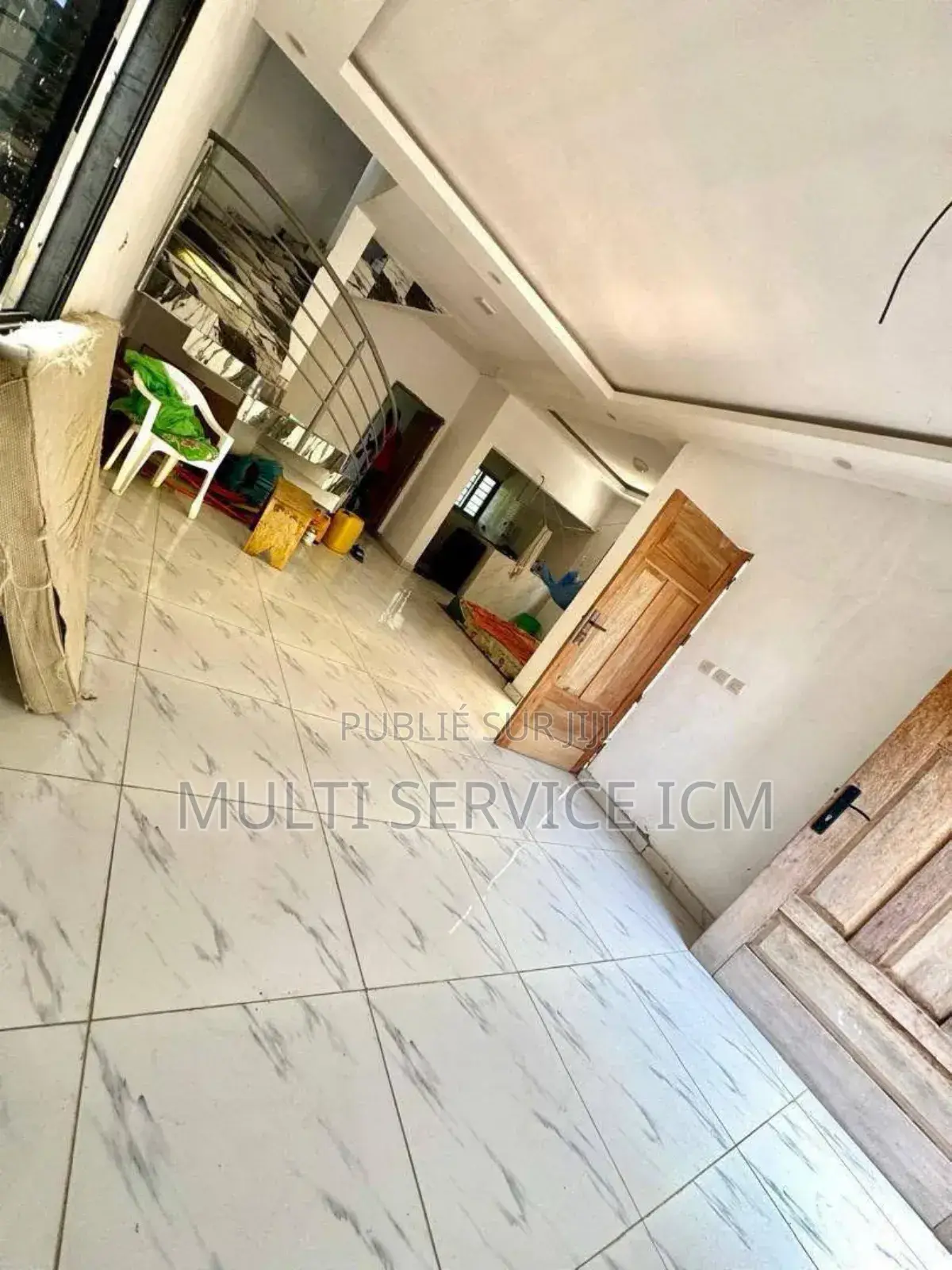 Furnished 8chbre Duplex dans Ismael Coulibaly, Cocody à Vendre