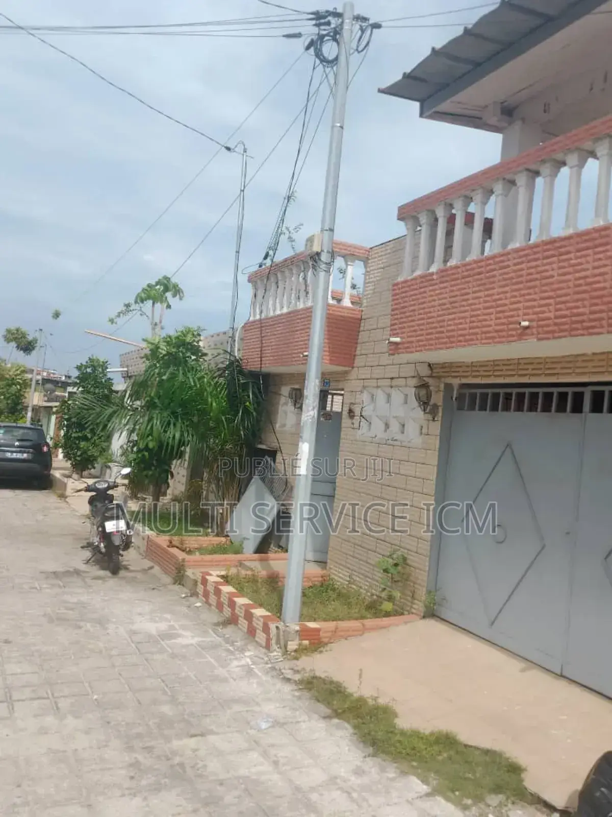 Furnished 8chbre Duplex dans Ismael Coulibaly, Cocody à Vendre