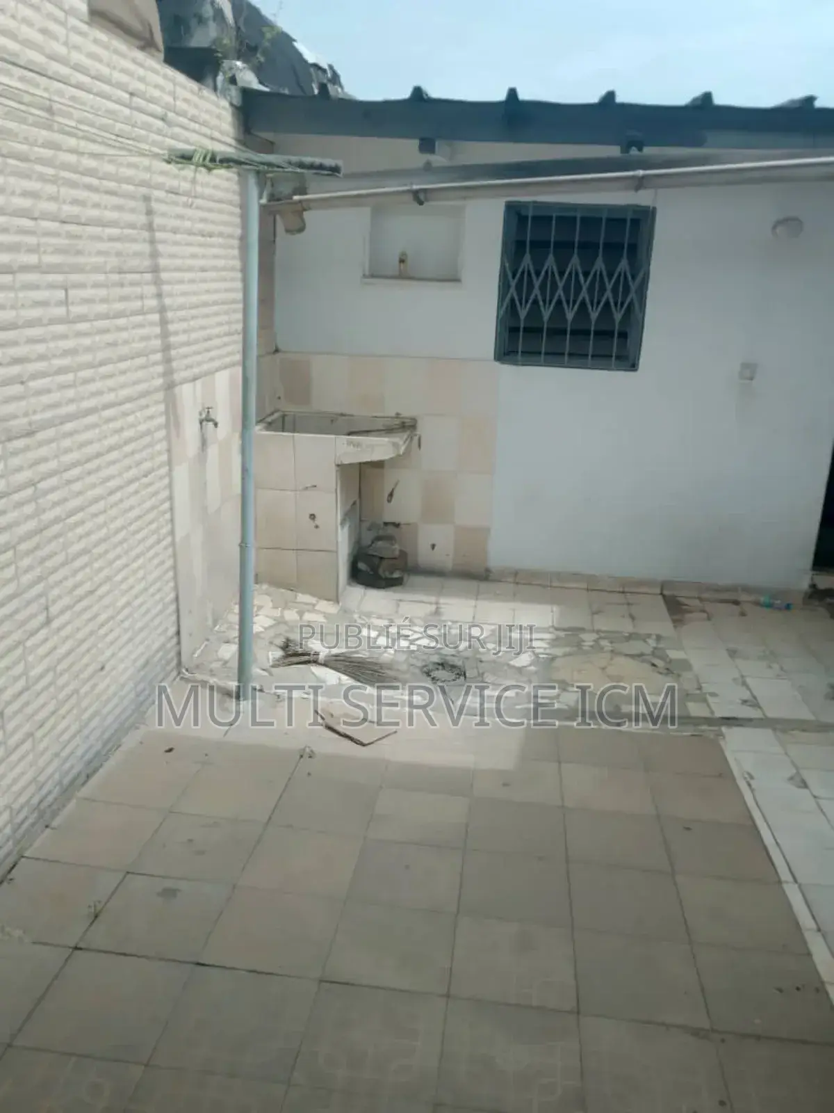 Furnished 8chbre Duplex dans Ismael Coulibaly, Cocody à Vendre