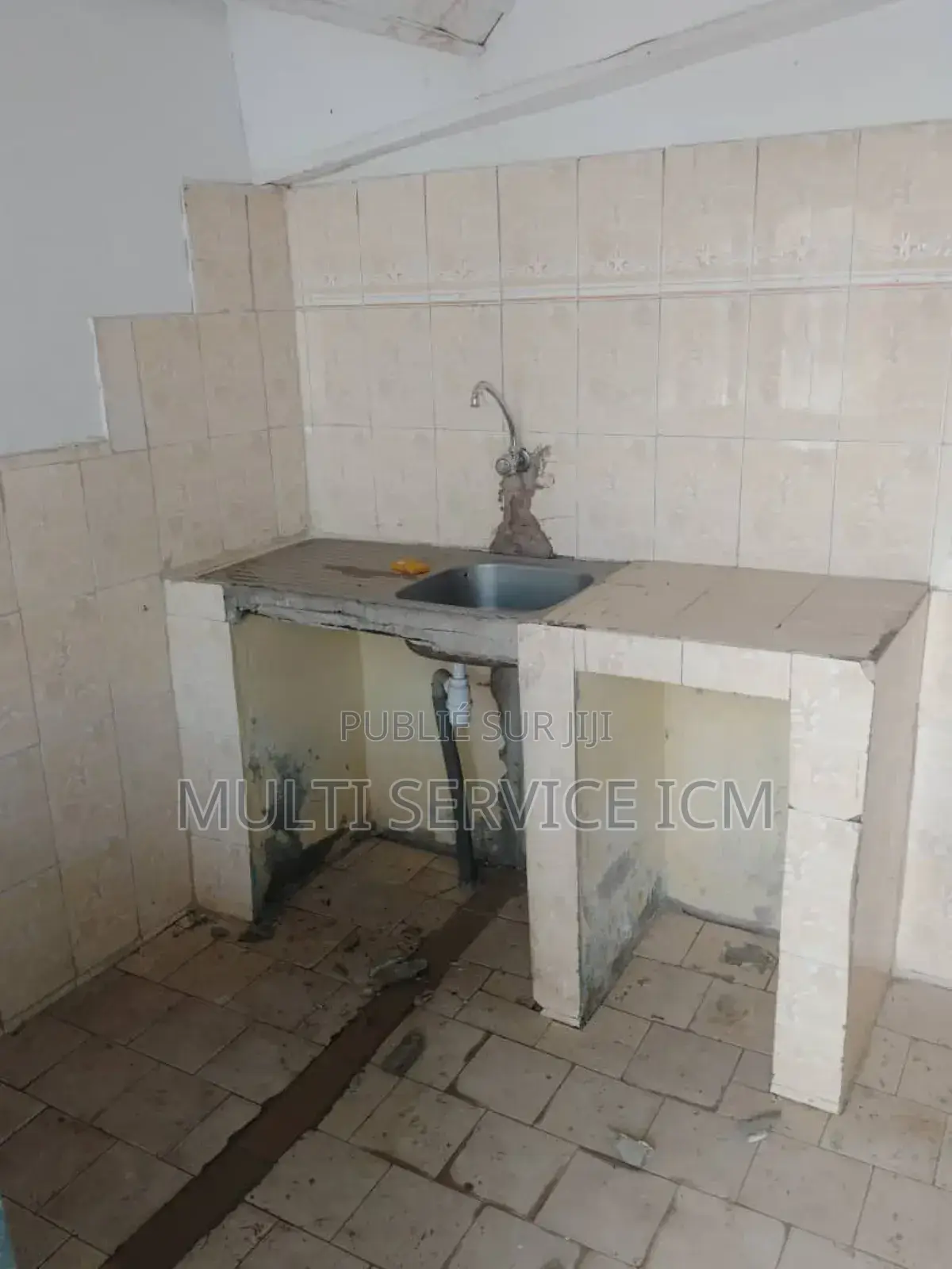 Furnished 8chbre Duplex dans Ismael Coulibaly, Cocody à Vendre