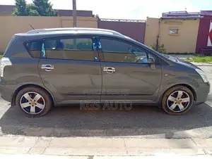 Toyota Verso 1.6 2009 Gris