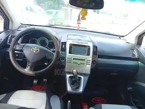 Toyota Verso 1.6 2009 Gris