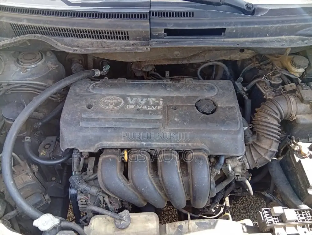 Toyota Verso 1.6 2009 Gris