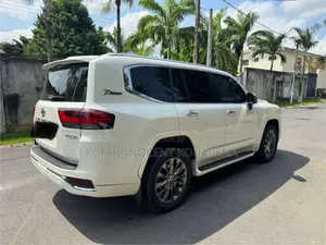 Toyota Land Cruiser Prado 2024 Blanc