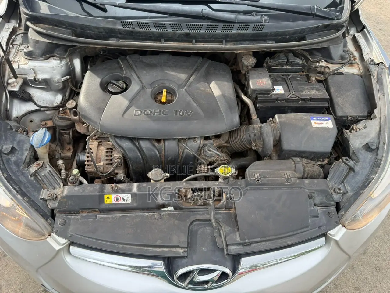 Hyundai Elantra Sport Sedan FWD (2.0L 4cyl 6A) 2016 Gris