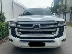 Photo - New Toyota Land Cruiser Prado 2024 Blanc