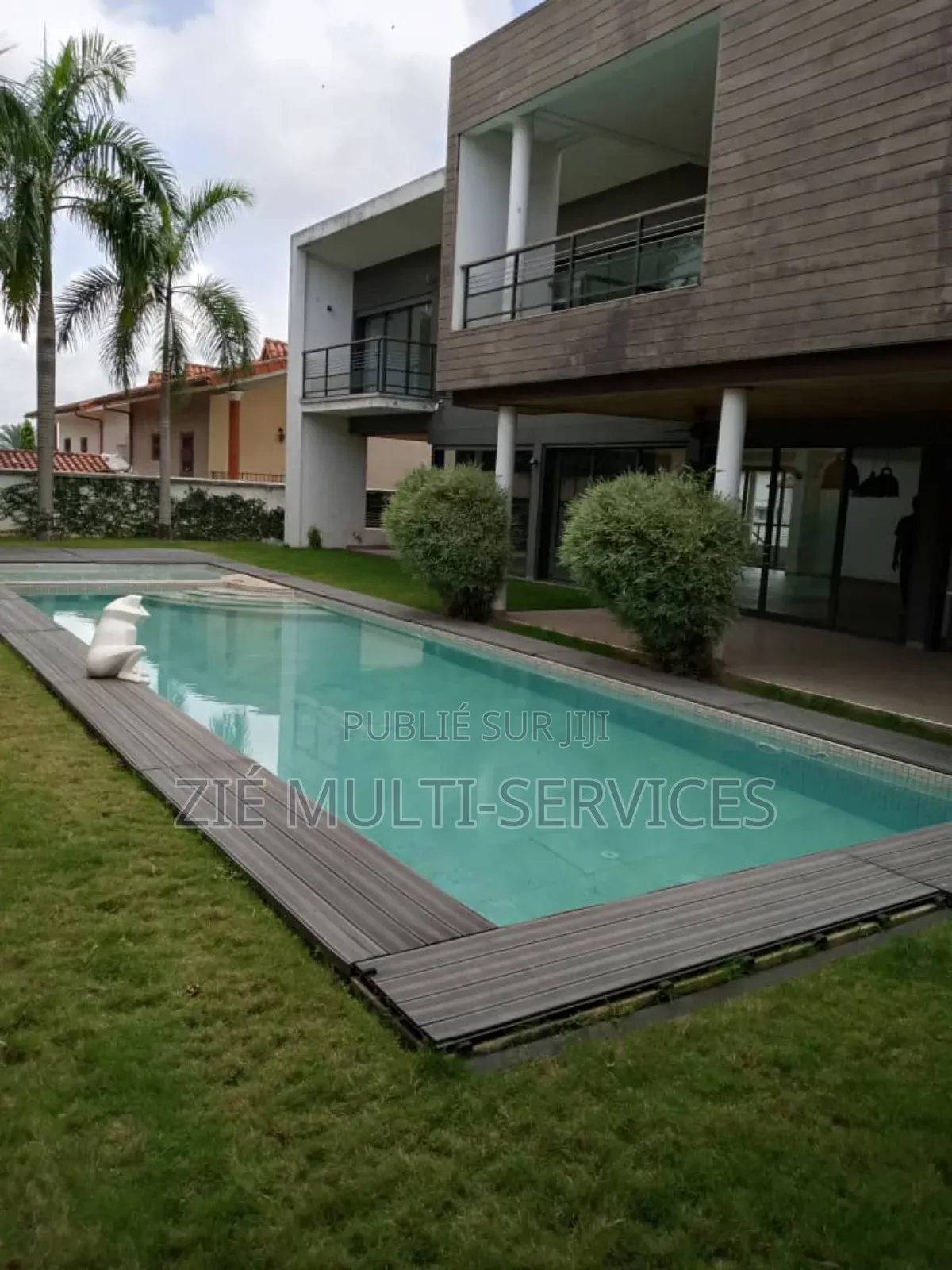 Furnished 7chbre Duplex dans Zié Multi-Service, Cocody à Vendre