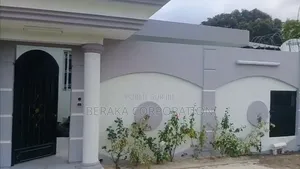 5chbre Maison dans Beraka Corporation, Cocody à Vendre
