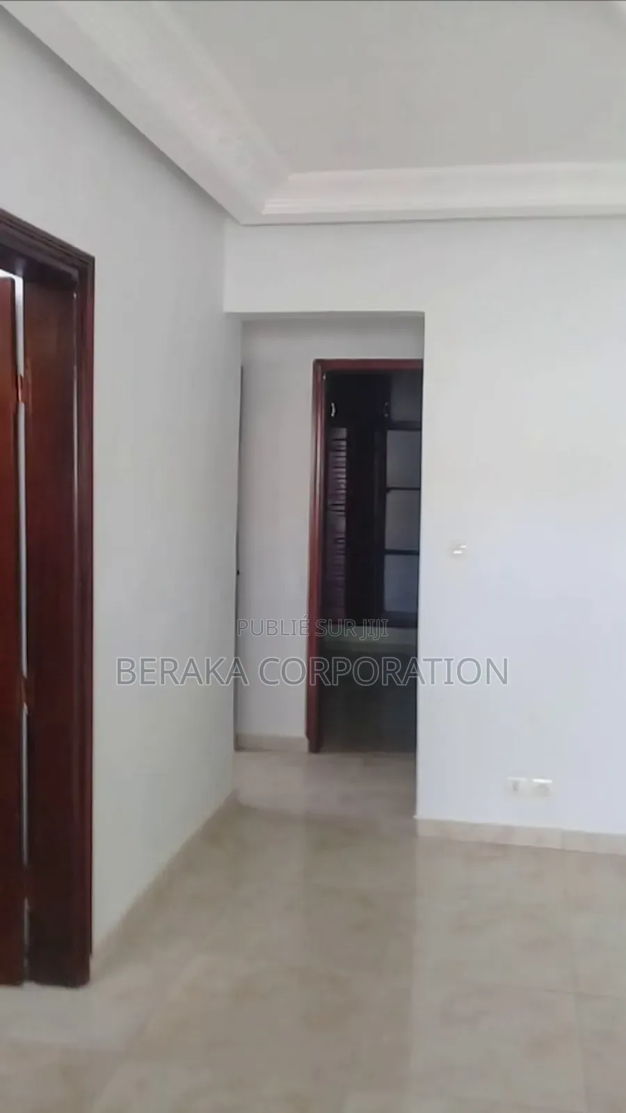 5chbre Maison dans Beraka Corporation, Cocody à Vendre
