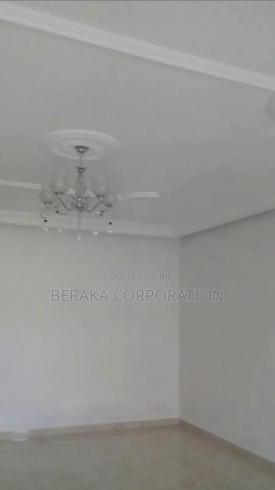 5chbre Maison dans Beraka Corporation, Cocody à Vendre