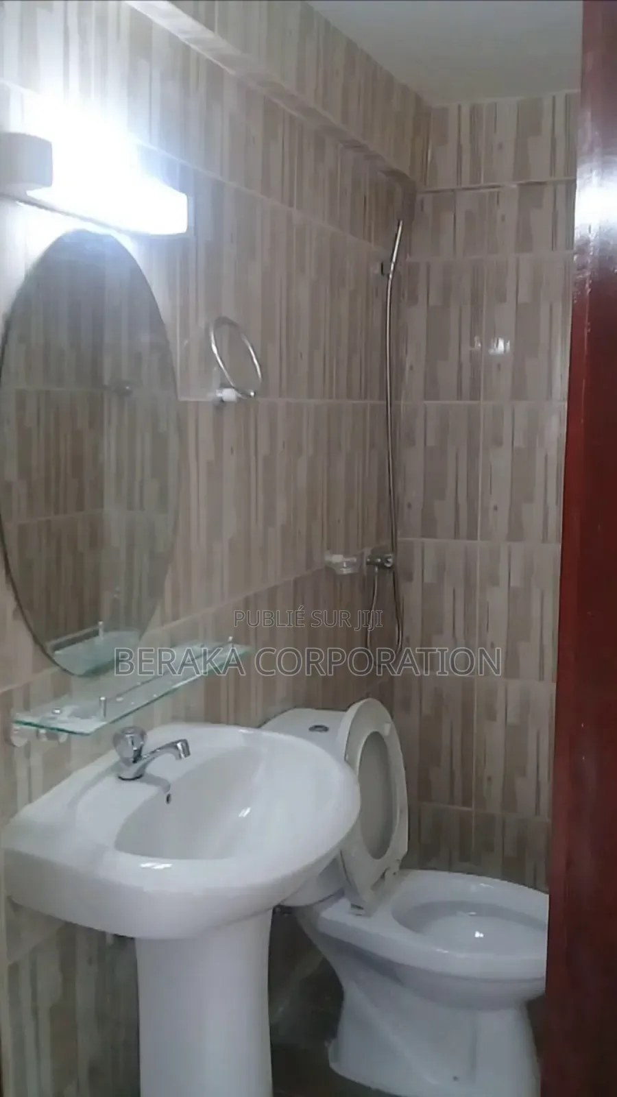5chbre Maison dans Beraka Corporation, Cocody à Vendre