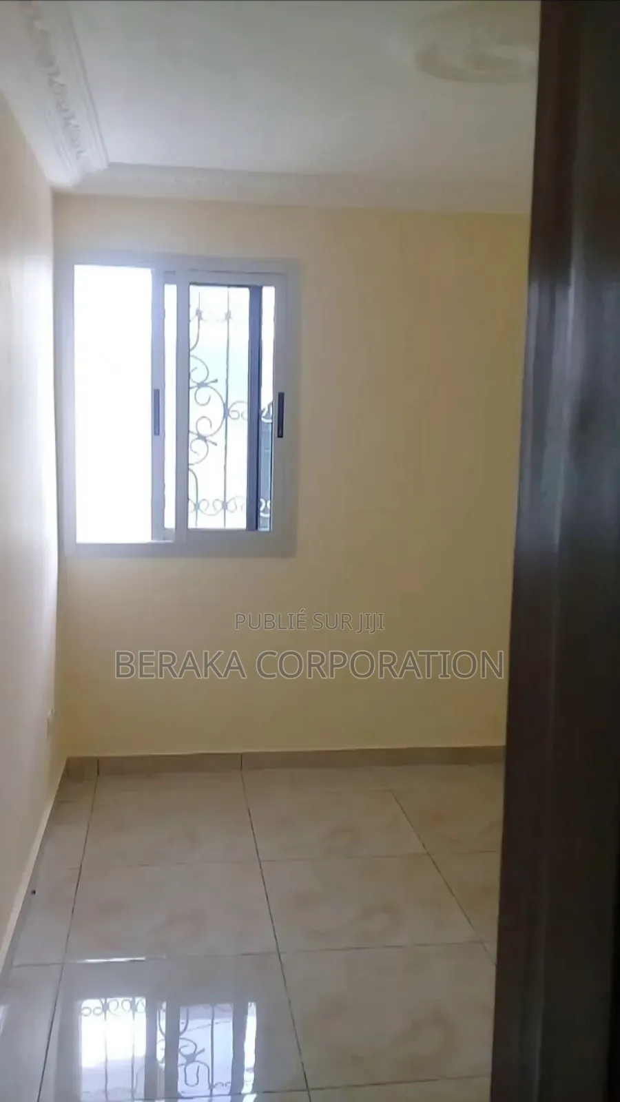 5chbre Maison dans Beraka Corporation, Cocody à Vendre