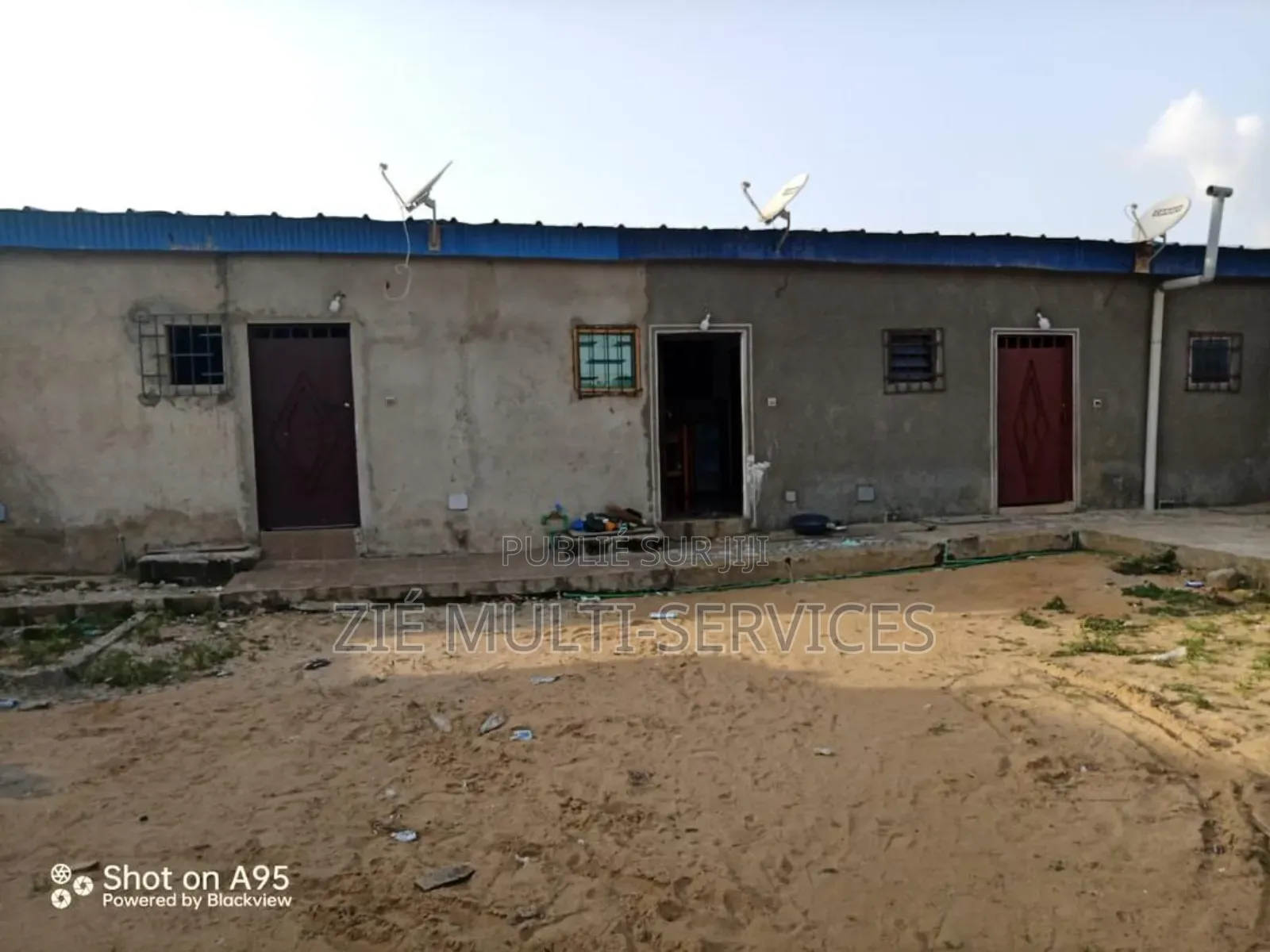 8chbre Maison dans Zié Multi-Service, Abobo-Doume à Vendre