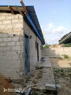 8chbre Maison dans Zié Multi-Service, Abobo-Doume à Vendre