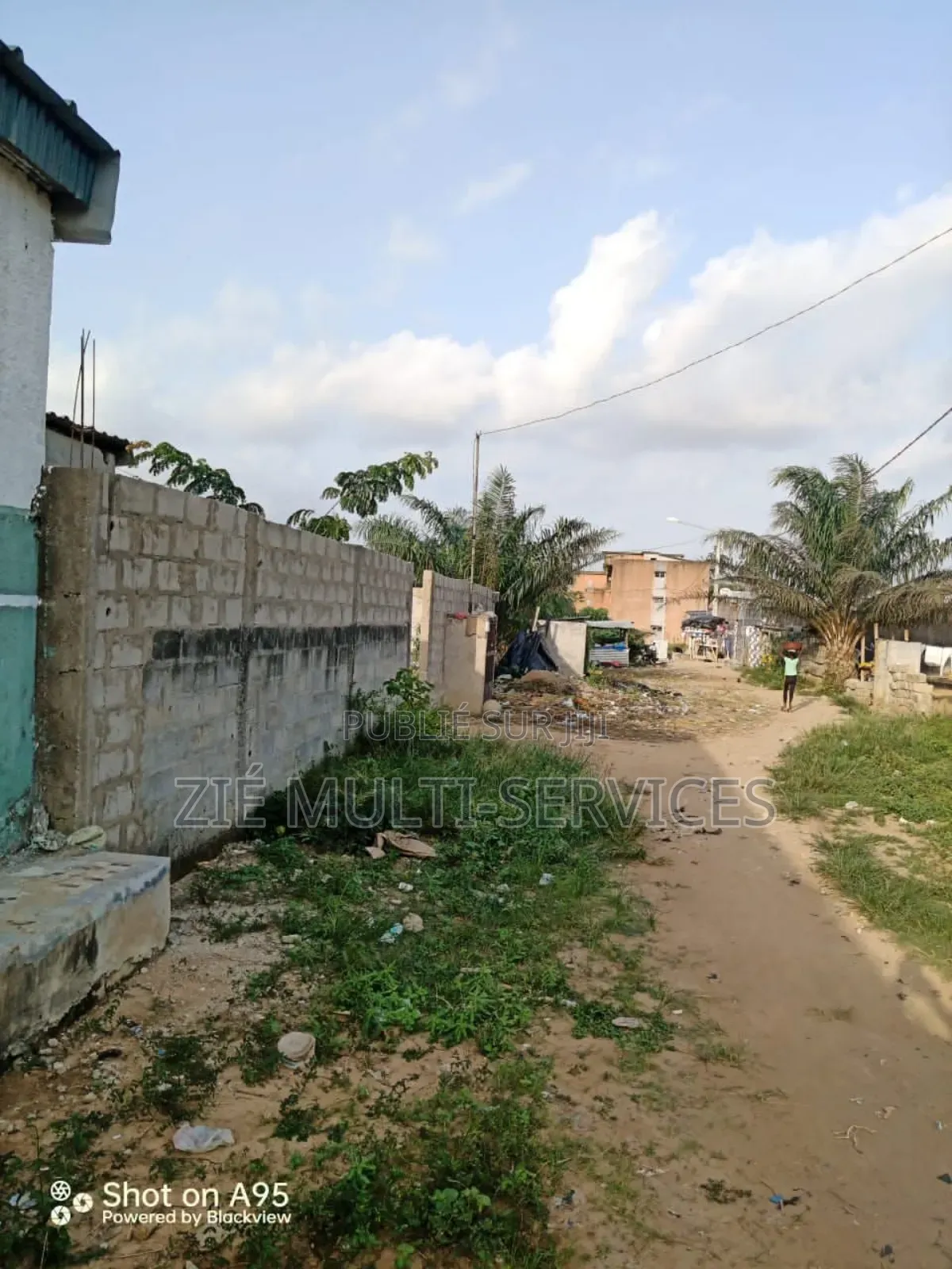 8chbre Maison dans Zié Multi-Service, Abobo-Doume à Vendre