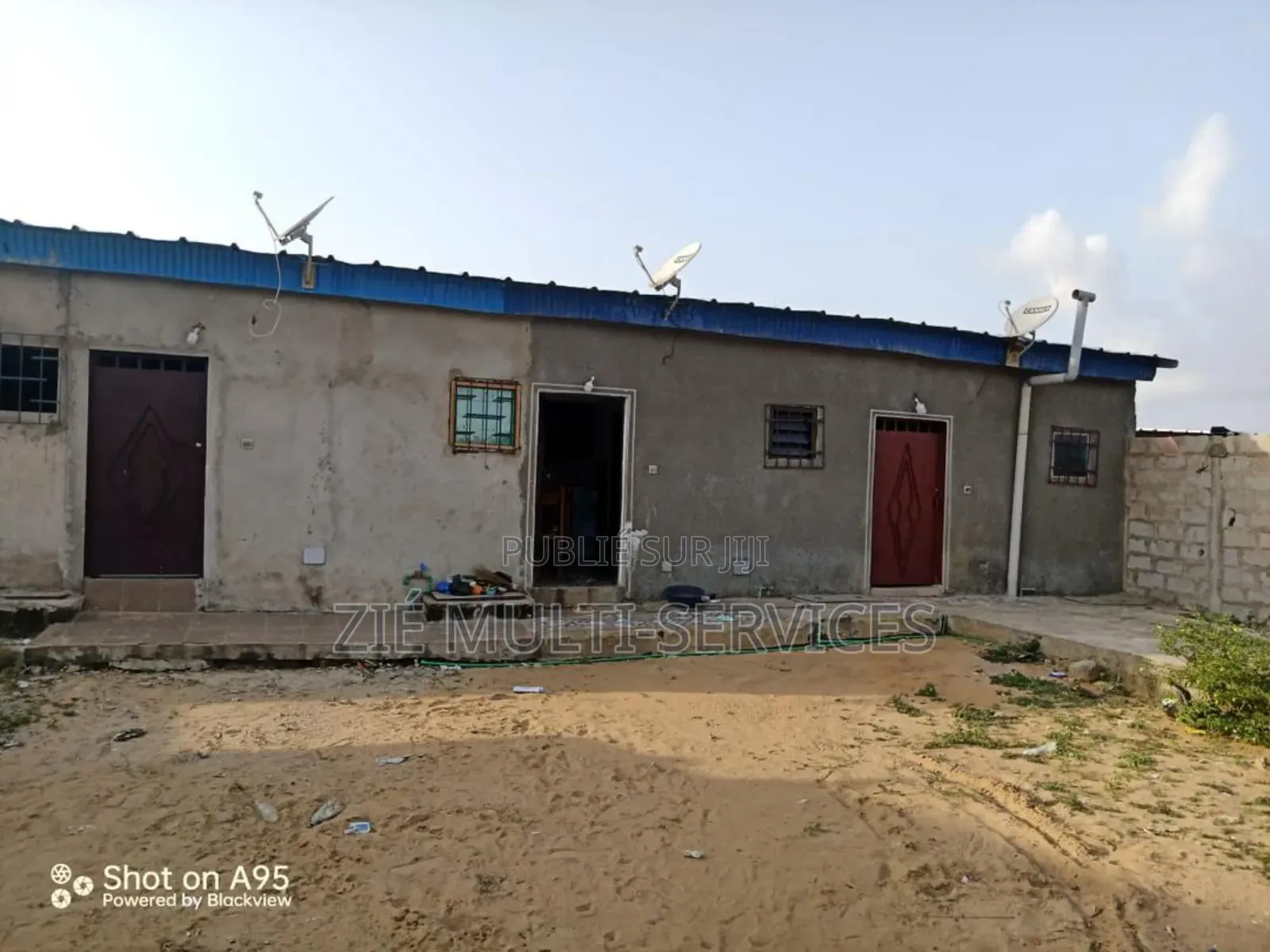 8chbre Maison dans Zié Multi-Service, Abobo-Doume à Vendre