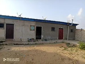 8chbre Maison dans Zié Multi-Service, Abobo-Doume à Vendre