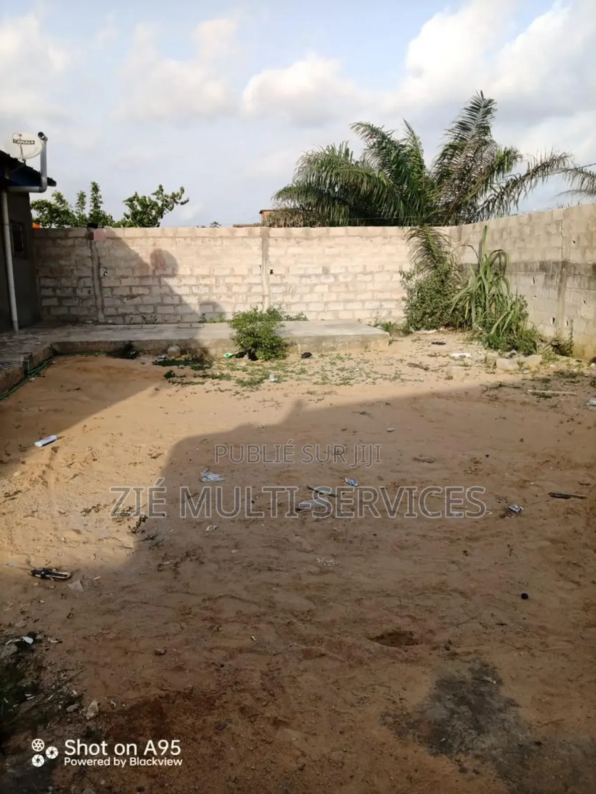 8chbre Maison dans Zié Multi-Service, Abobo-Doume à Vendre