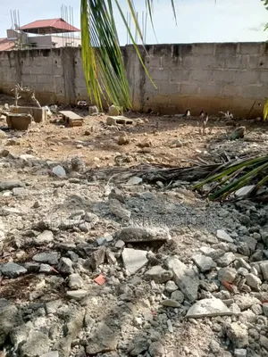 Terrain De 600m2 Avec Acd en Vente Dans La Zone Abidjan Mal