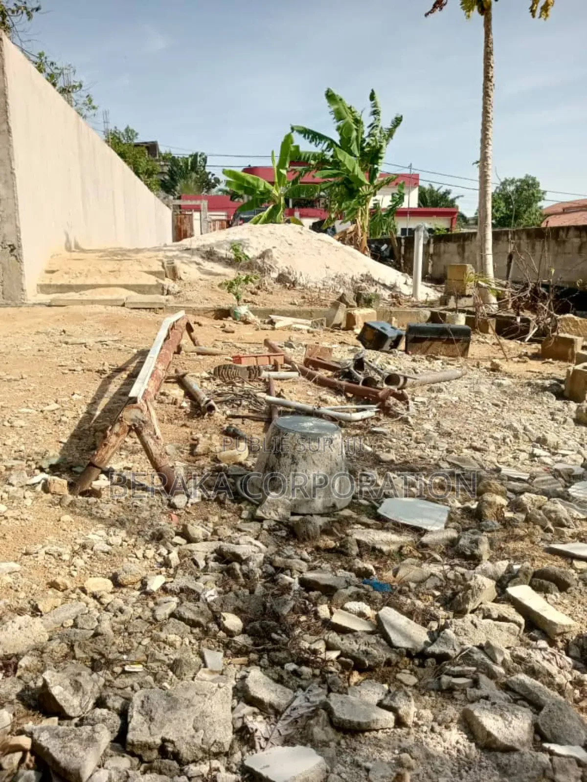 Terrain De 600m2 Avec Acd en Vente Dans La Zone Abidjan Mal