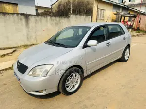 Toyota Corolla Sedan 2004 Gris
