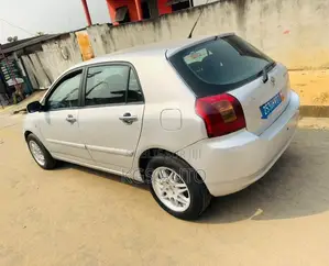 Toyota Corolla Sedan 2004 Gris