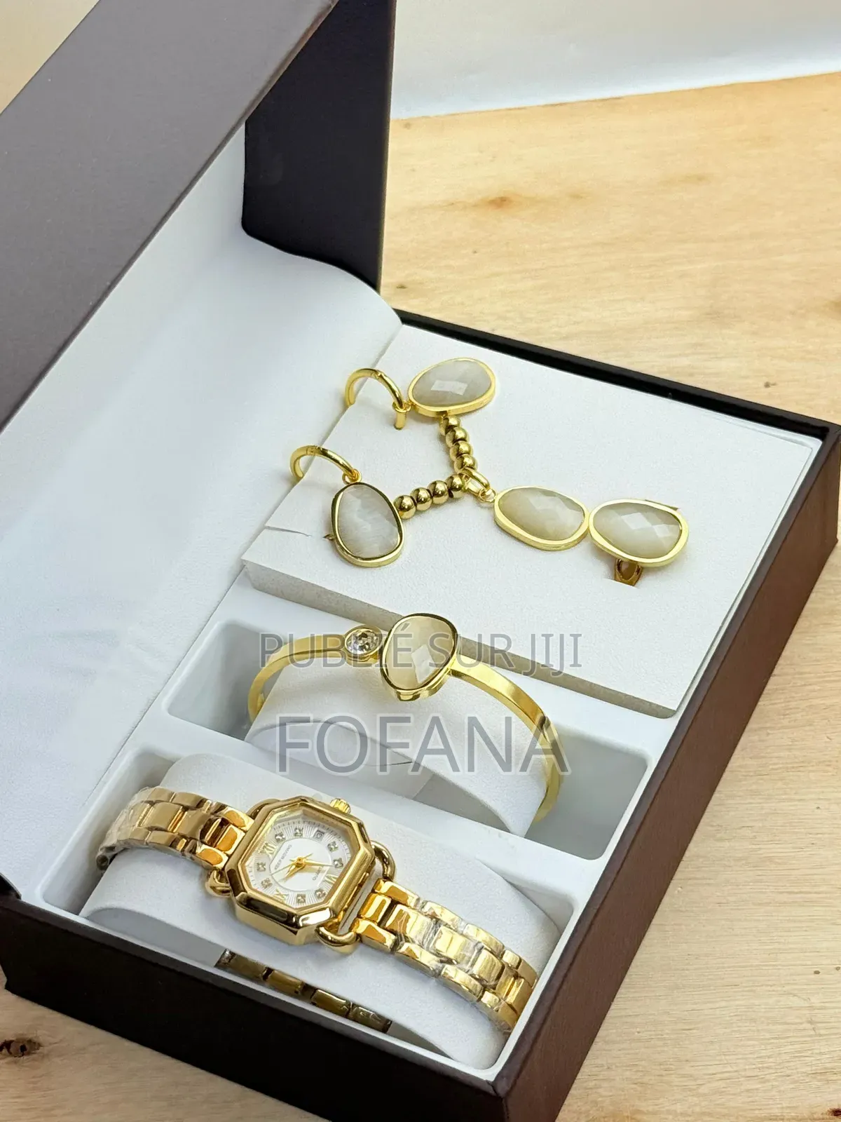 Bijoux Un Ensemble