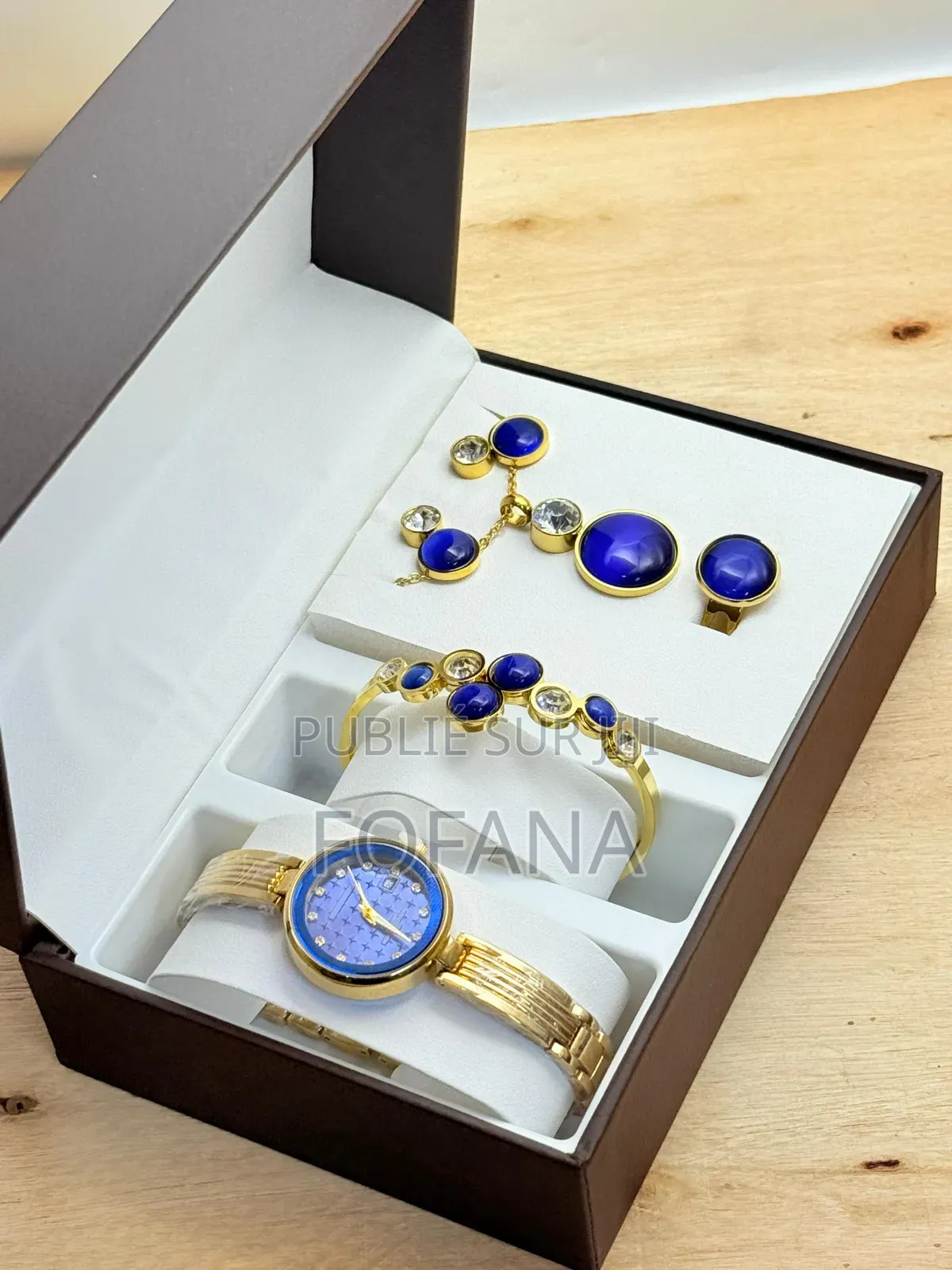 Bijoux Un Ensemble