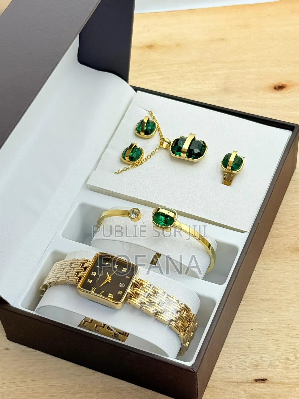 Bijoux Un Ensemble